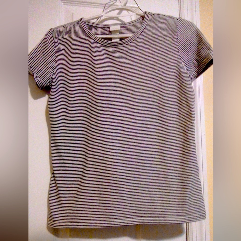 H$M ladies t shirt sz small
